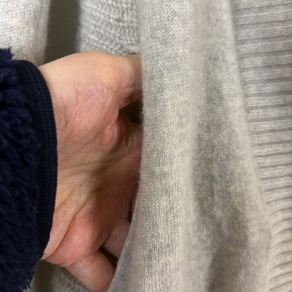 Club Monaco 100% Cashmere Women's Cardigan - Picture 3 of 7